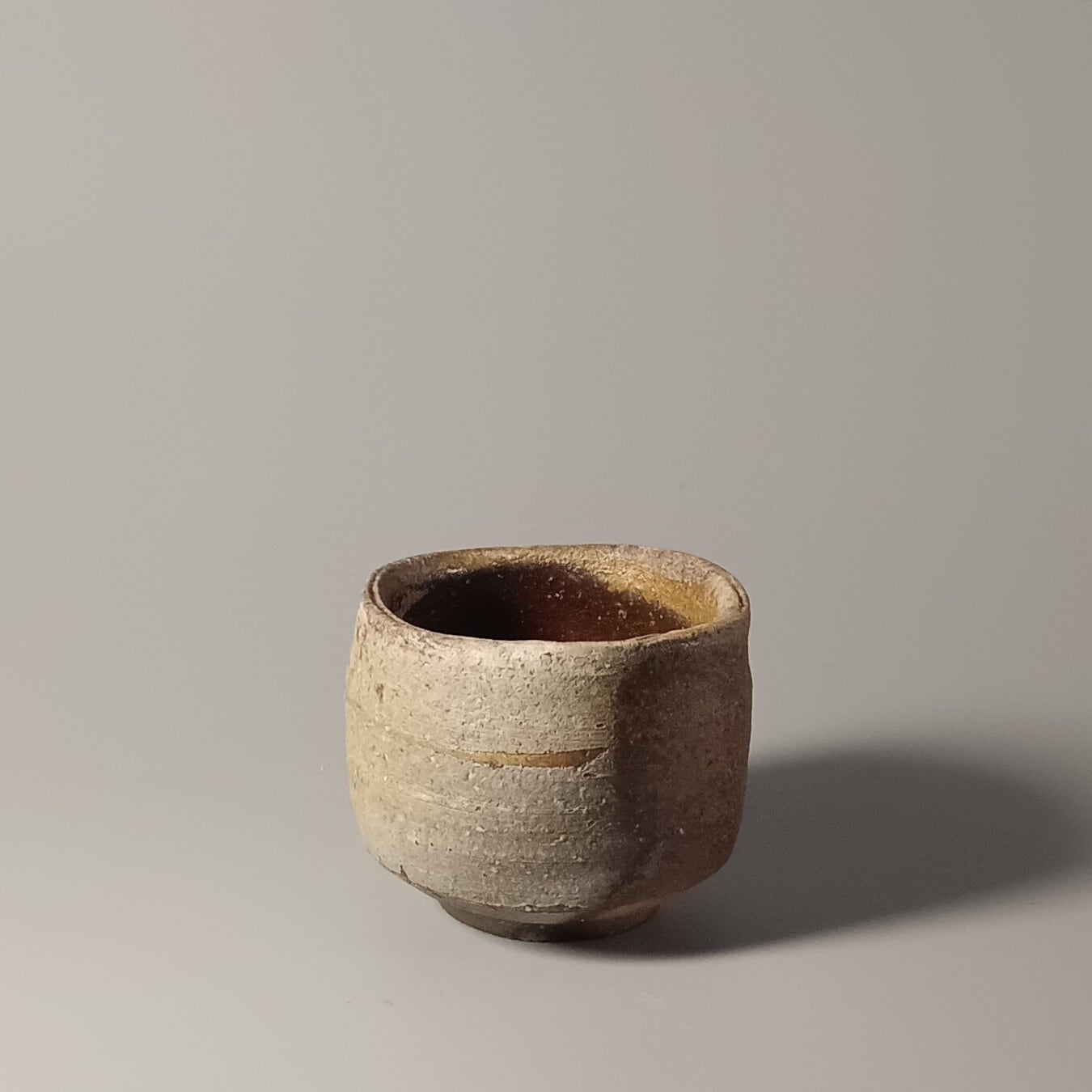 備前カセ胡麻酒呑 Bizen sake cup | 備前焼 金重潤平