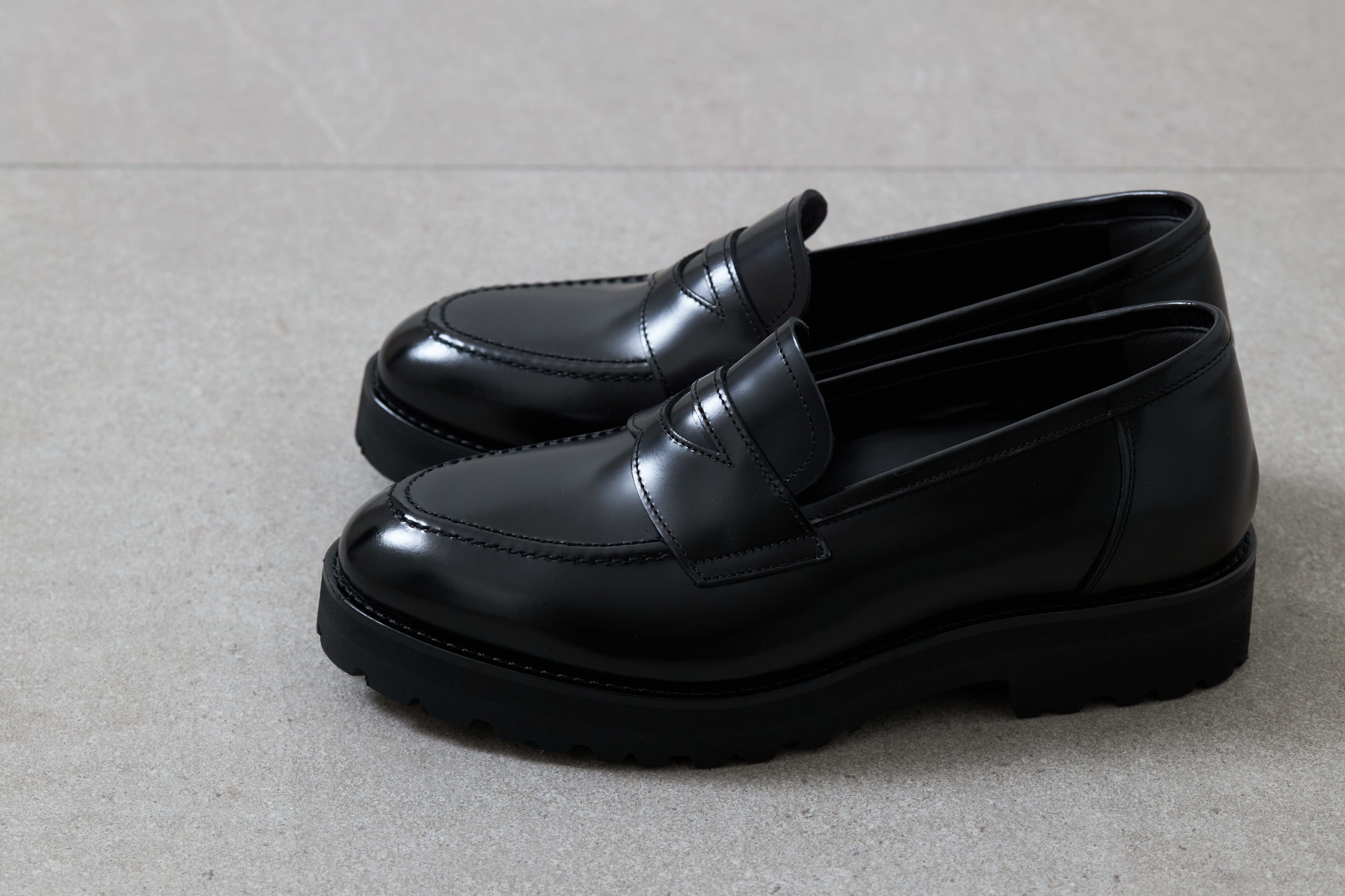 6cmUP シークレットシューズ〉コインローファー／黒 | 6cmアップの