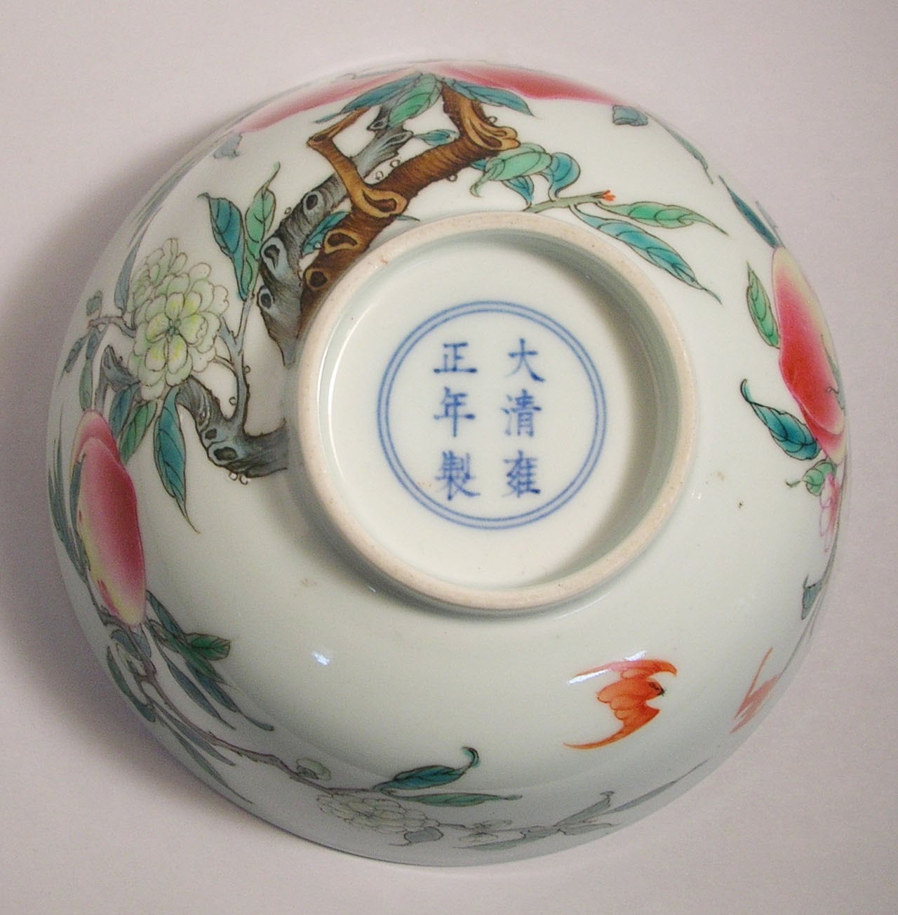 粉彩五蝙蝠寿桃碗（中国） | 東洋古陶磁 久