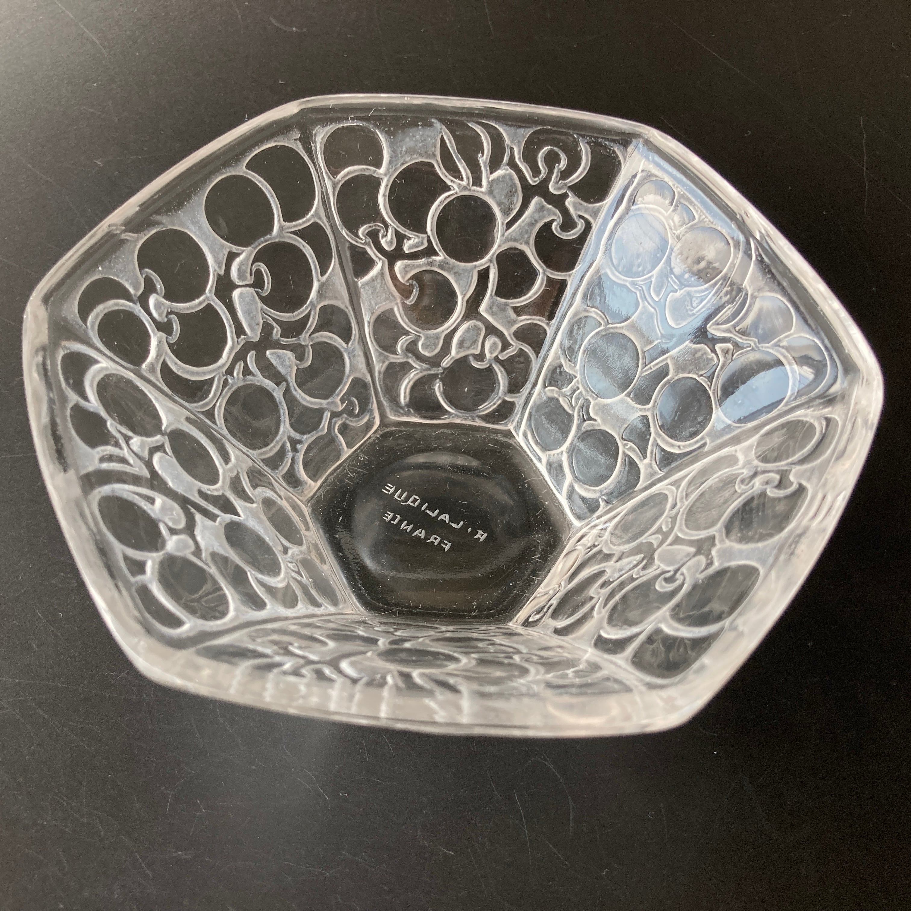 R.LALIQUE ルネ・ラリック 葡萄紋六角硝子鉢 ボウル「Raisins Six Pans