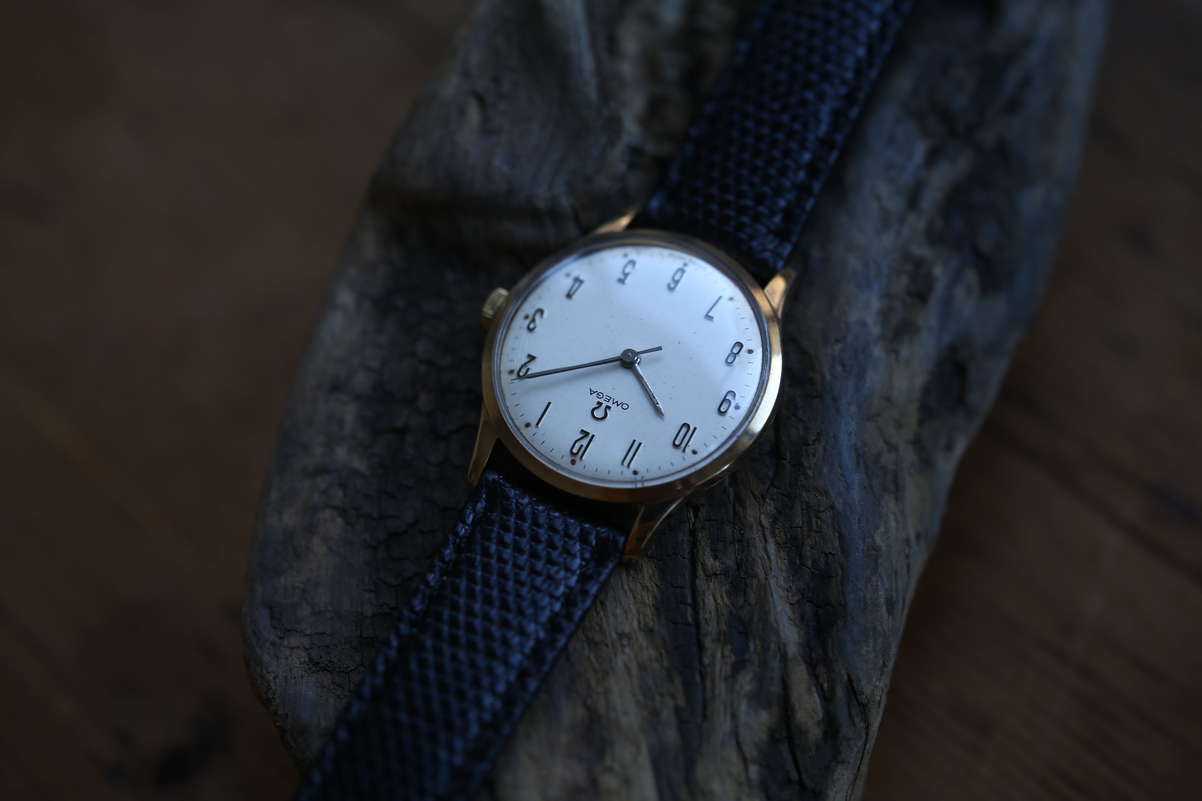 OMEGA 】1964年製 OMEGA 英国限定モデル 立体フルアラビア数字 9金無垢