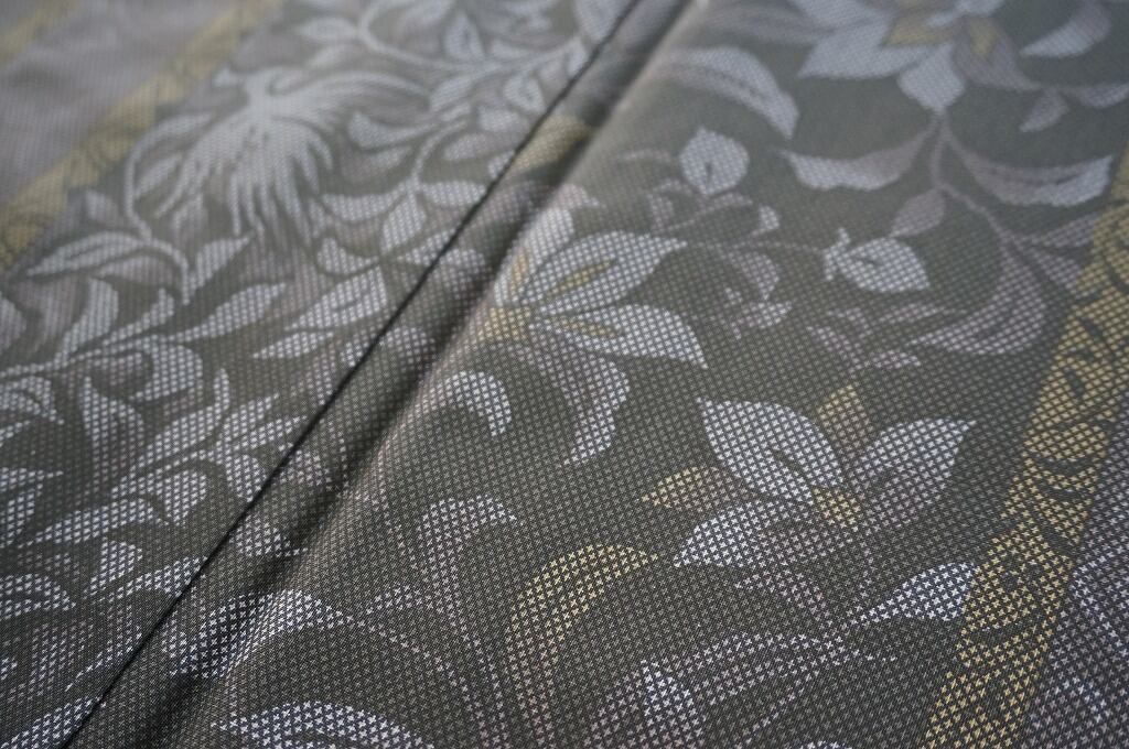 本場大島紬 染大島 唐花 小紋 正絹 黒 紫 黄 681 | kimono Re:和