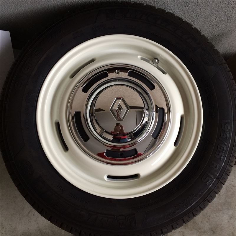 クラシックアロイホイールのサイズを教えてください。』 ルノー