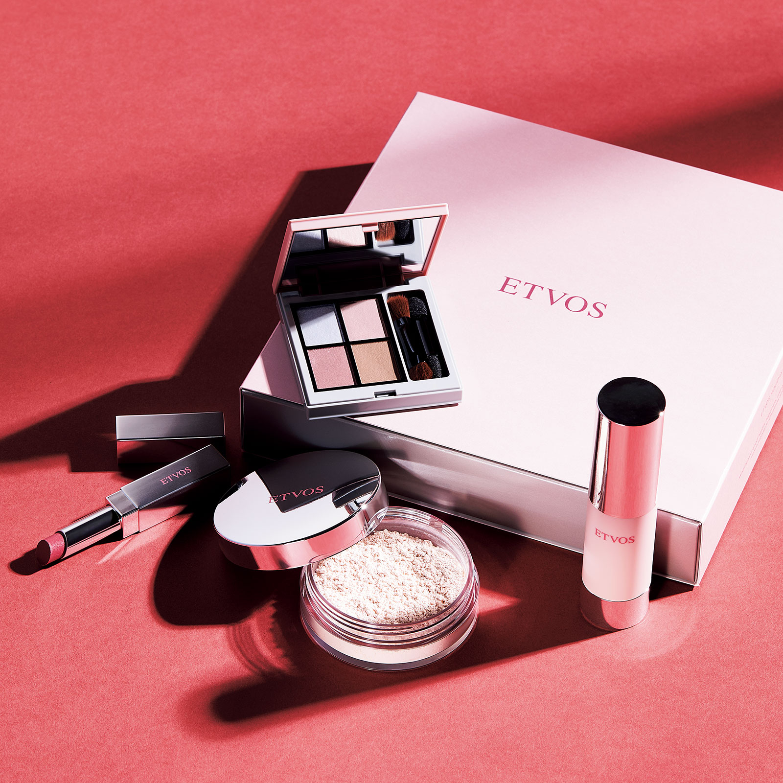 本日発売】エトヴォスのホリデーコフレは“アガるアイコン名品”が詰まっ