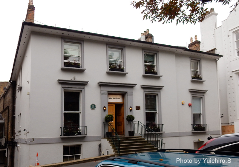 アビイ・ロード・スタジオとポールの家 | 15 Field