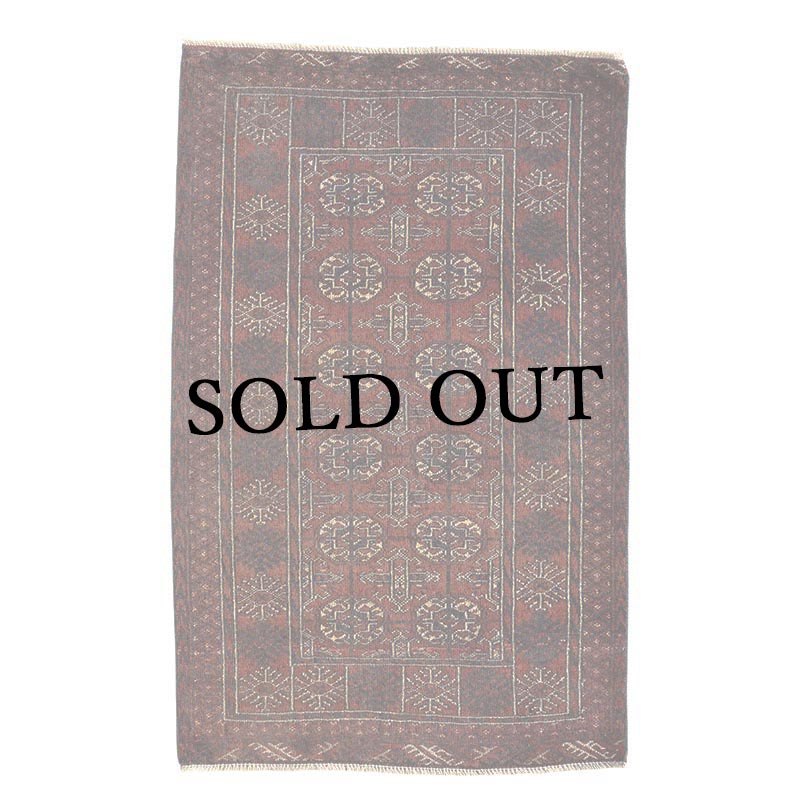 トライバルラグ -様々な部族が織り上げる手織り絨毯-