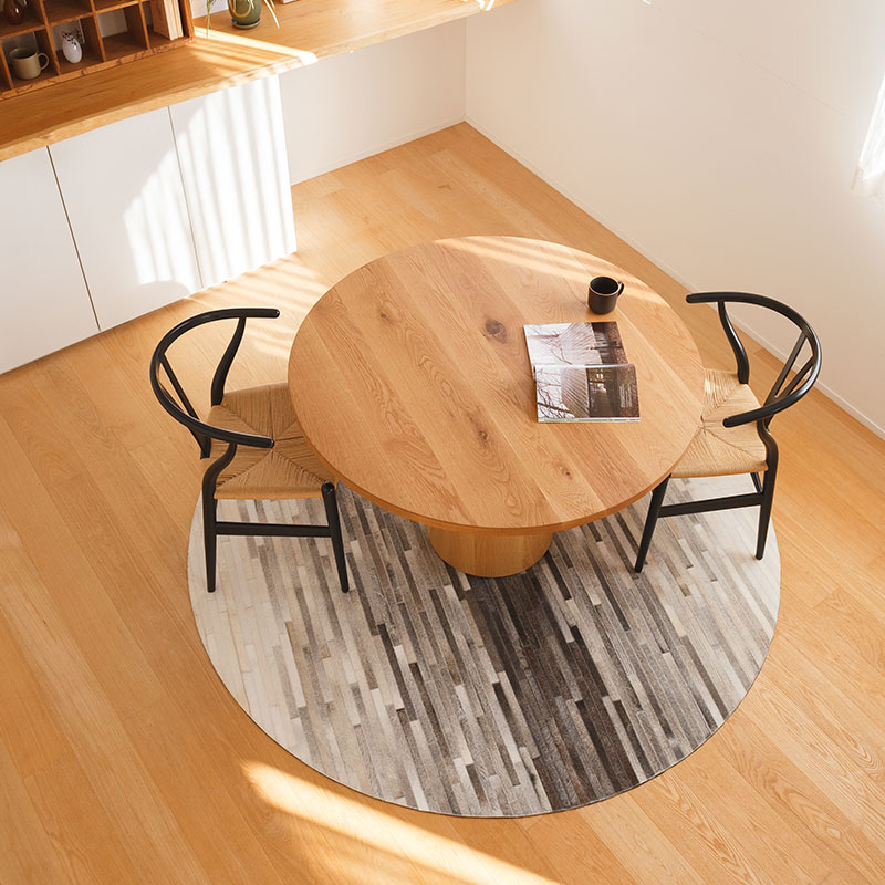 上質カウレザー] 円形カウハイドラグ チャコールグレー / UC213C