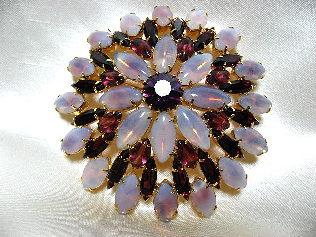 オパールガラスフラワーブローチ(ヴィンテージ) - アンティーク