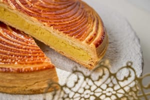 フェーヴで幸せを見つけて！2026年「ガレット・デ・ロワ」特集 | 美味