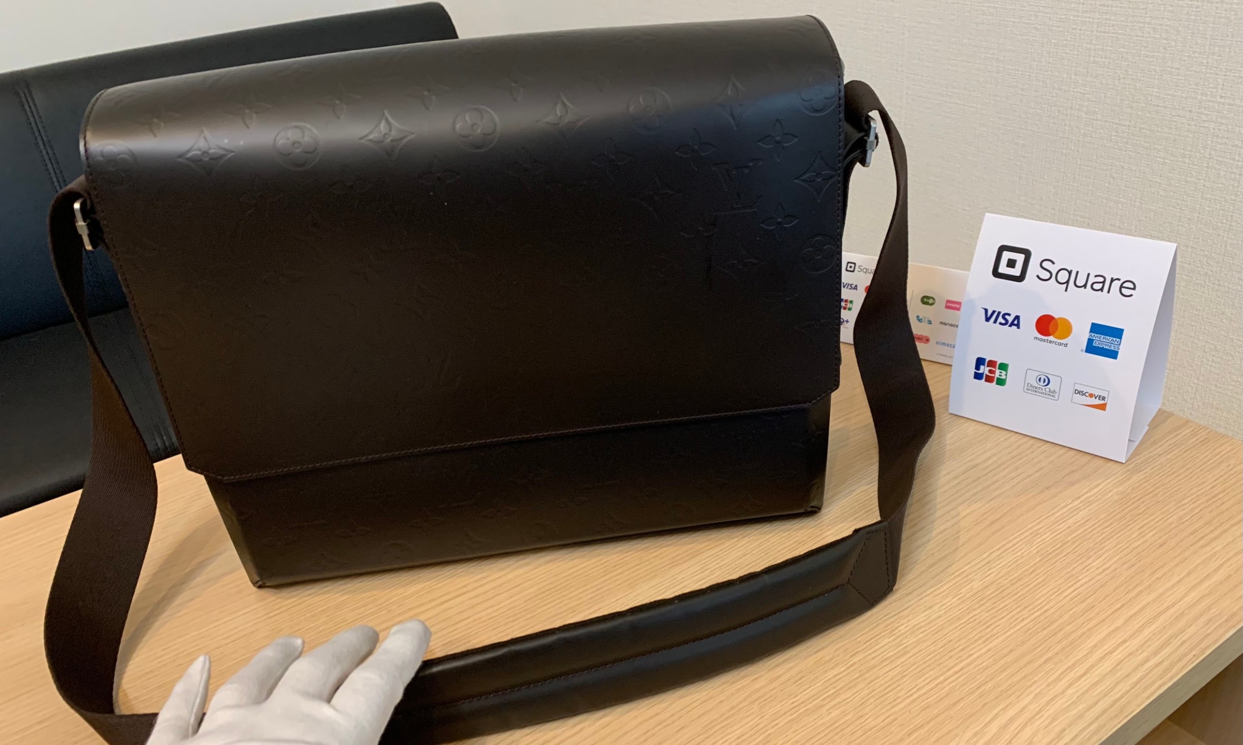 LOUIS VUITTON フォンジー モノグラムグラセ 買取いたしました