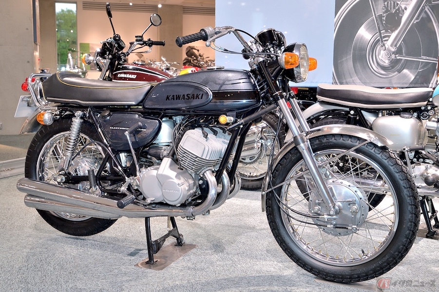 カワサキの2スト伝説は「500SSマッハlll」から始まった スリルと緊張感