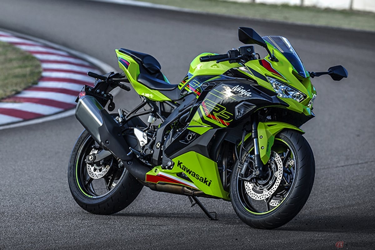 カワサキ「Ninja ZX-4RR」「Ninja ZX-4R」 399cc・4気筒エンジン搭載の