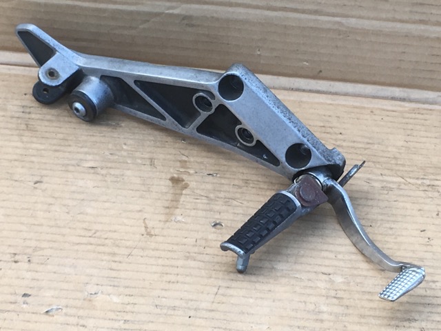 ZRX400の純正パーツが入荷しました。 | バイクパーツのジャンクボックス