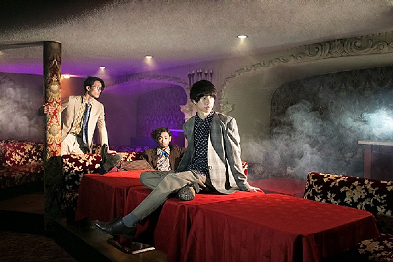 夢や死を紡ぐ3ピースバンド・urema 新作『白日の隅』収録曲MV公開