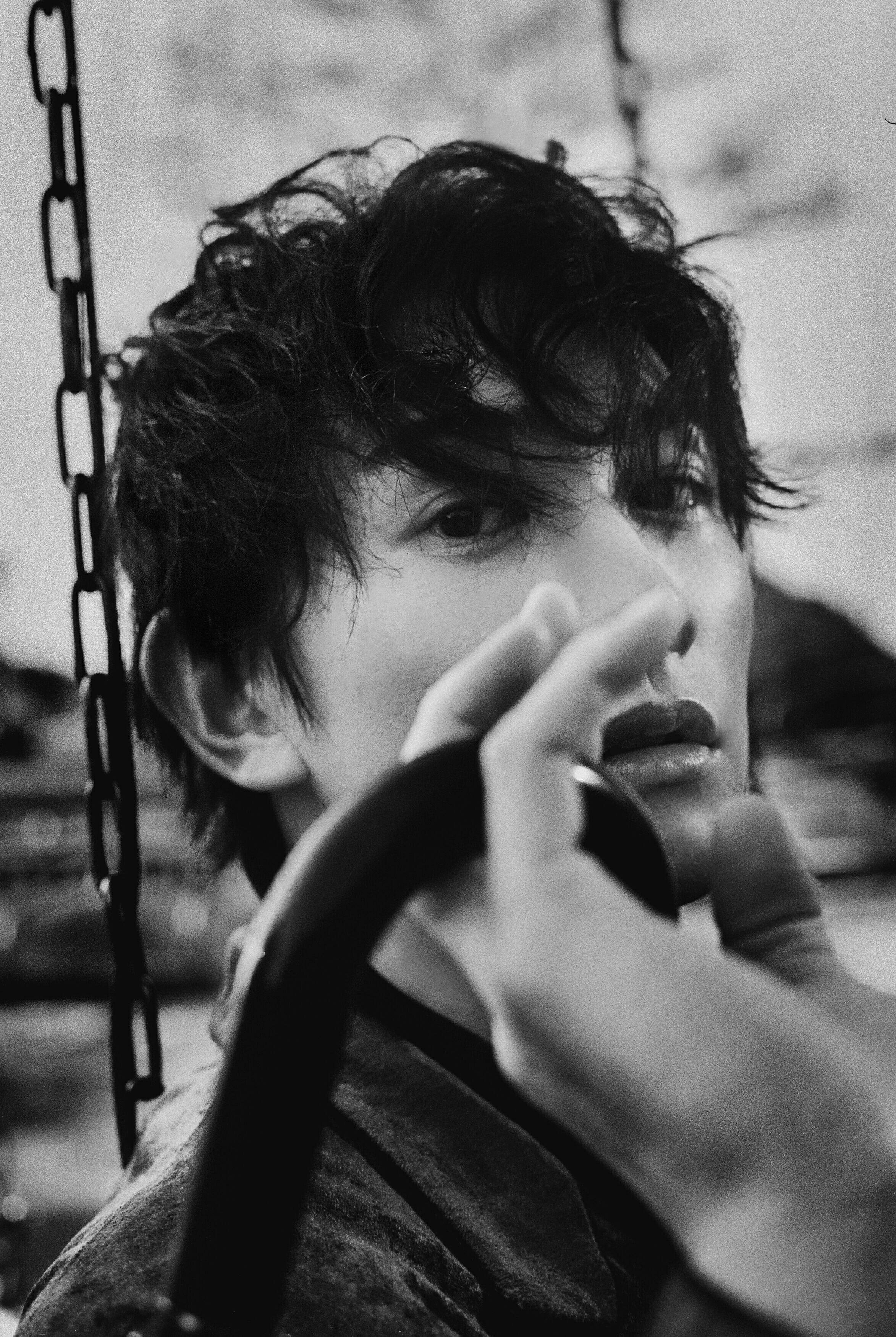 町田啓太、5/12発売の写真集より台北に住む一人の青年イメージのカット