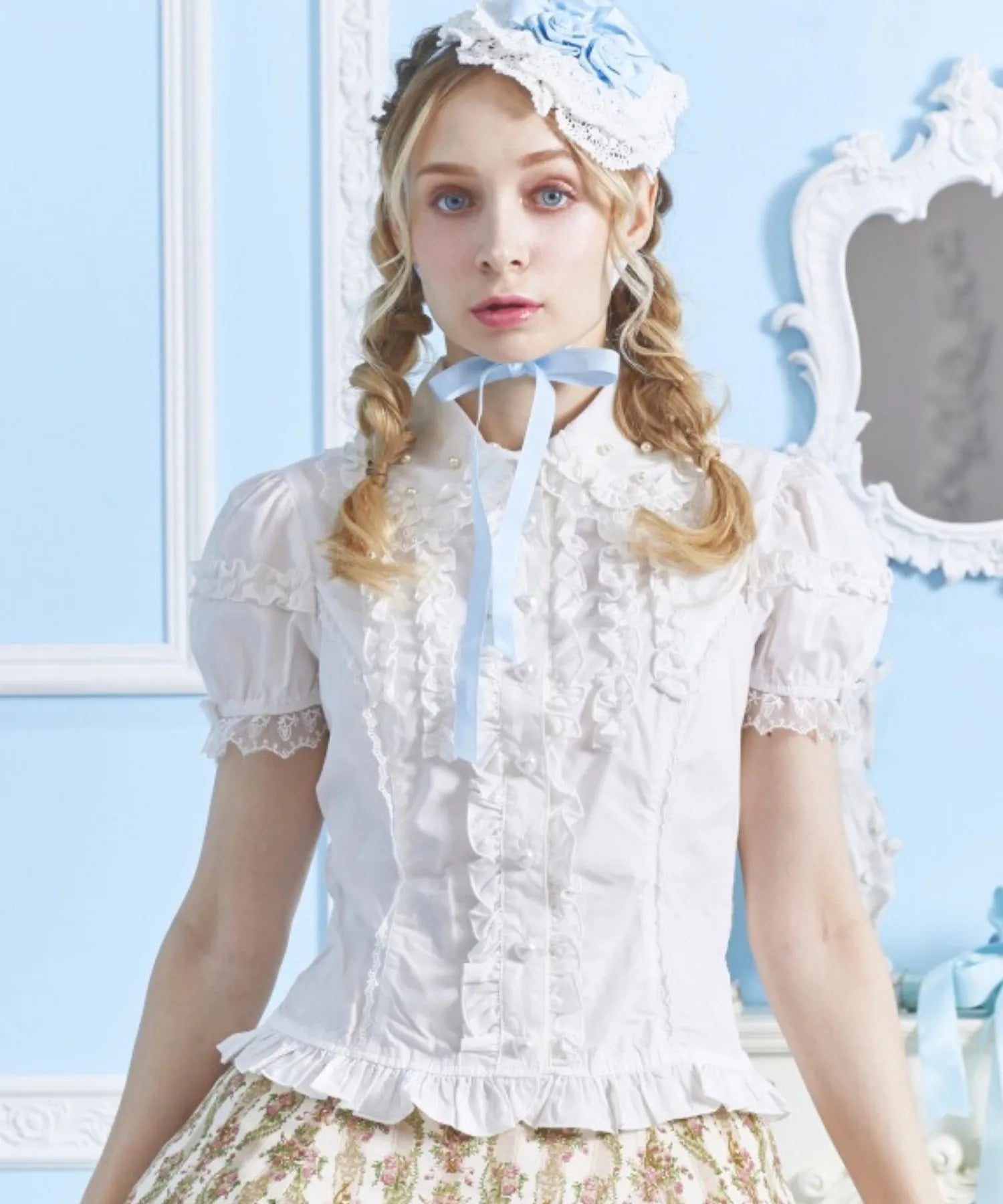 パールつきフリルブラウス | BODYLINE & LunaBelle