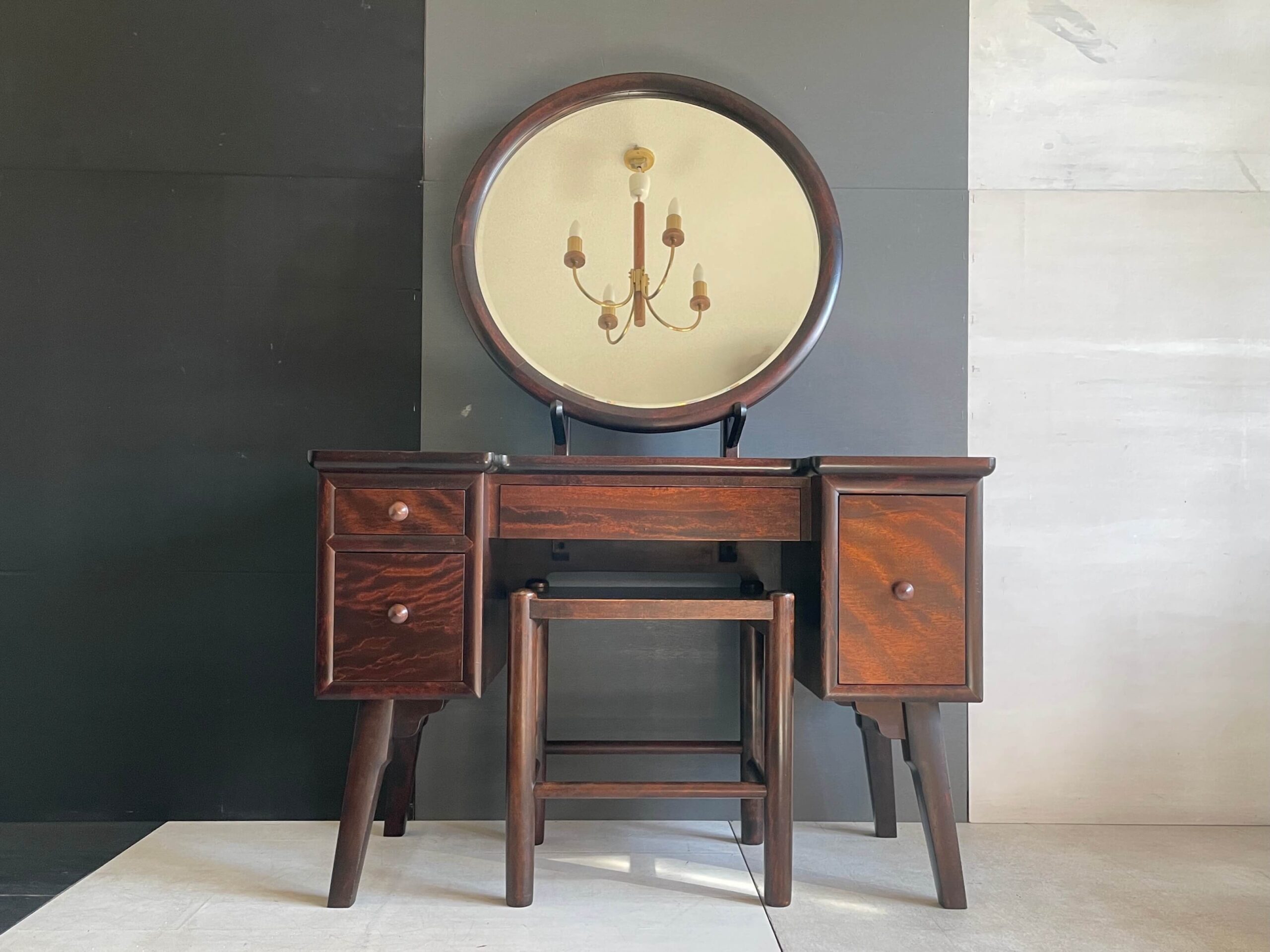 No.7922「松本民芸家具 ドレッサー / 北海道民芸家具 小椅子 セット