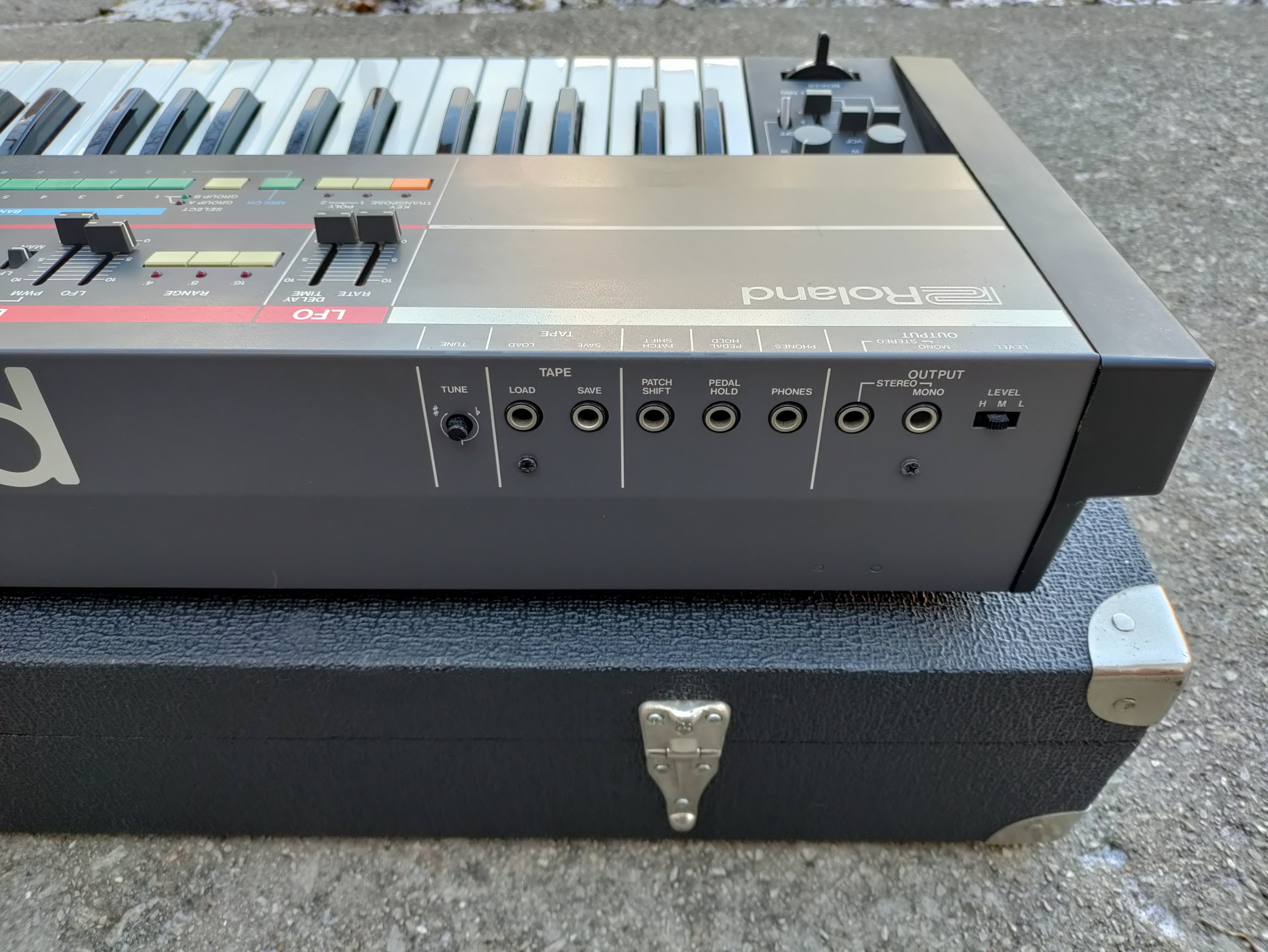 Roland Juno 106 Synth and Flight Case - Refurbished – Borish