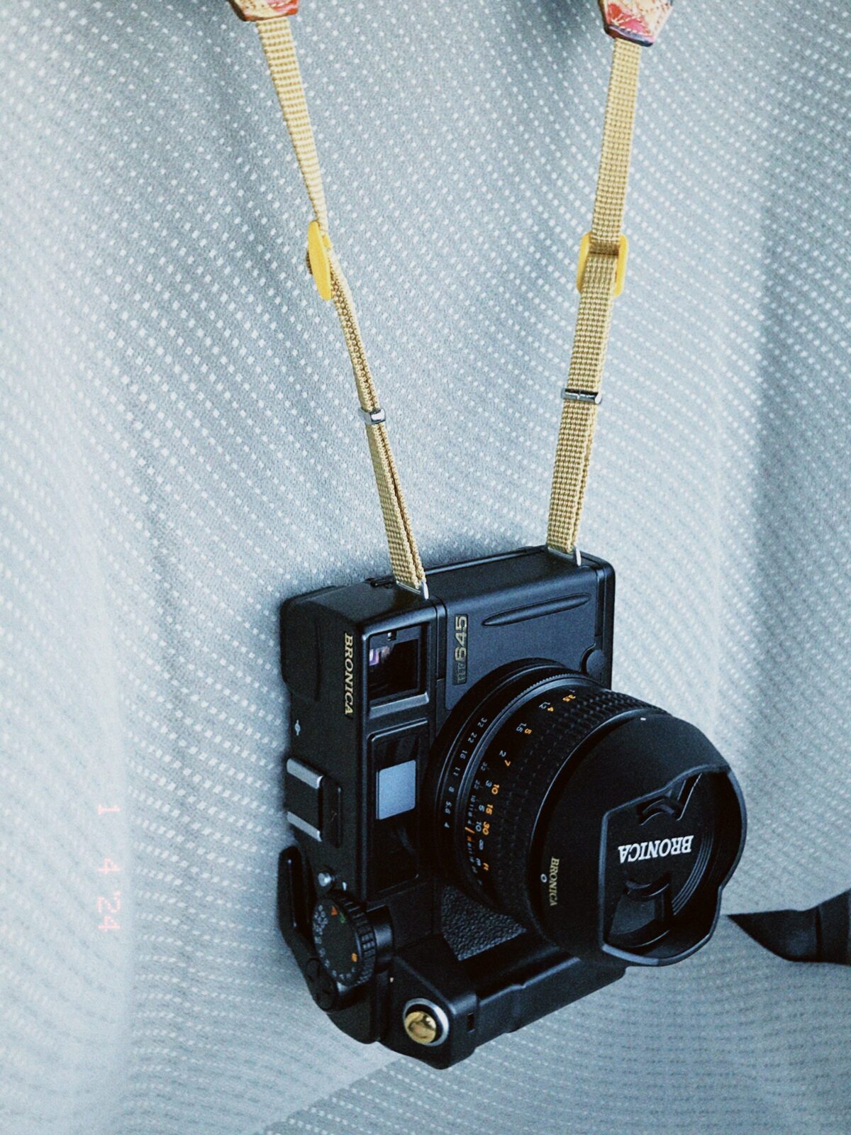 フィルムカメラレビュー。「BRONICA RF645」 | BORN SURE blog