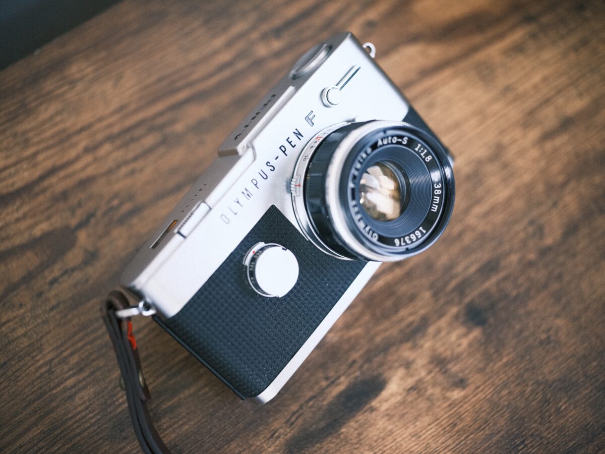 フィルムカメラレビュー。「OLYMPUS PEN FV」 | BORN SURE blog