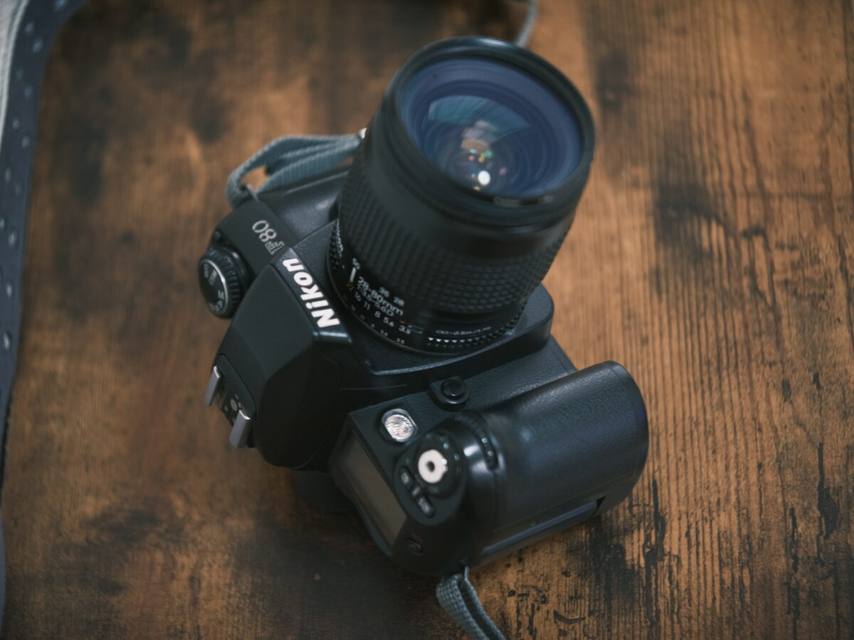 フィルムカメラレビュー。「Nikon F80」 | BORN SURE blog