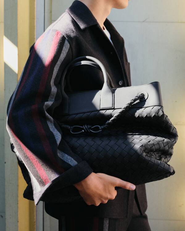 アルシミー オードパルファム で ブラック | ボッテガ・ヴェネタ JP