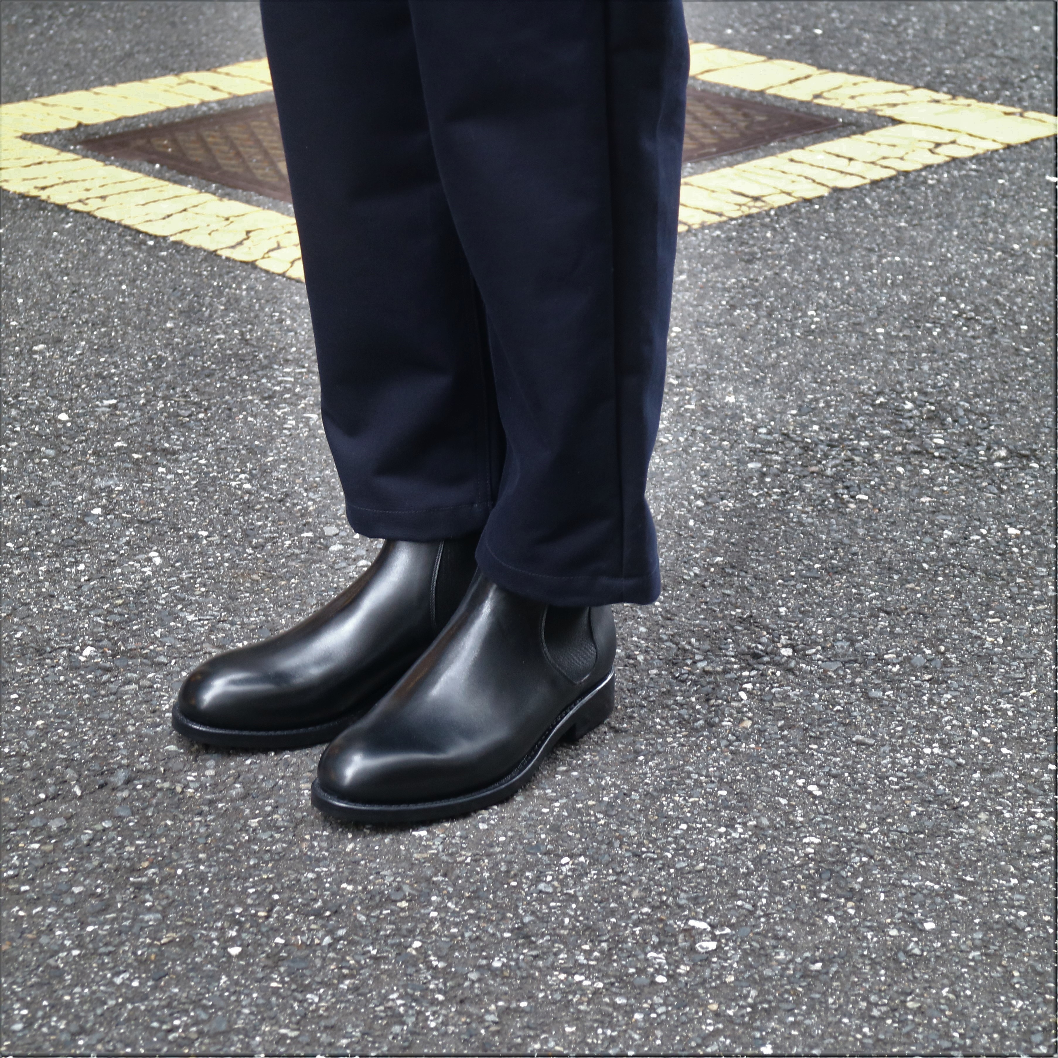 JALAN SRIWIJAYA（ジャラン スリウァヤ）の着用画像 「サイドゴア