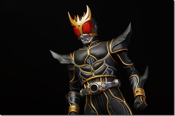 メディコムトイ RAH DX 仮面ライダークウガ アルティメットフォーム