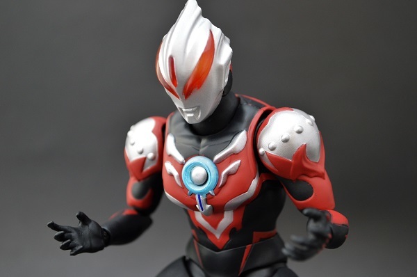 S.H.Figuarts ウルトラマンオーブ サンダーブレスター | 魂の玩具箱