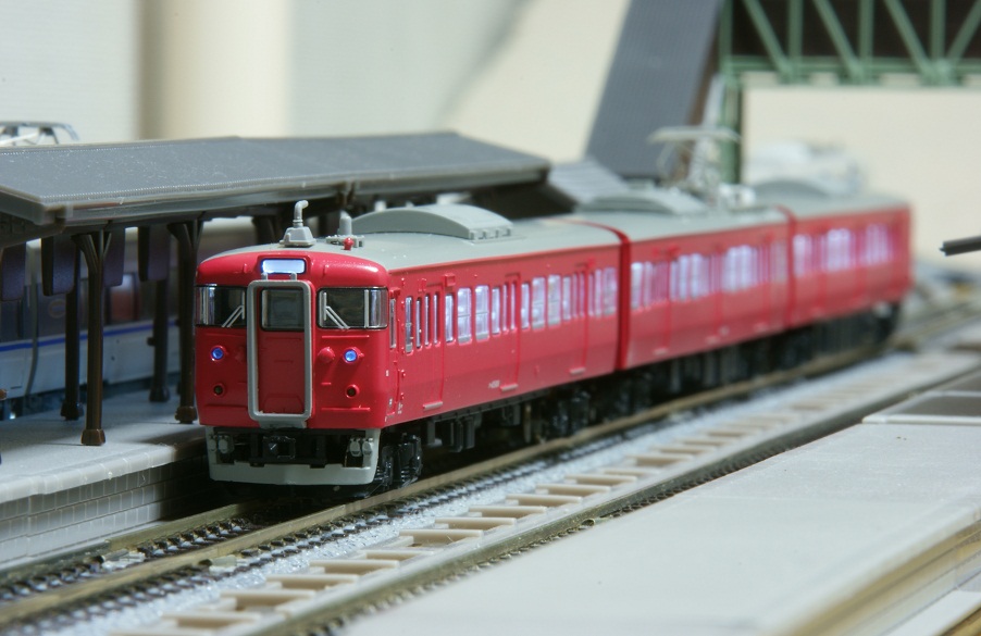 鉄道模型】415系800番台 七尾線 あかね色 - ビスタ模型鉄道