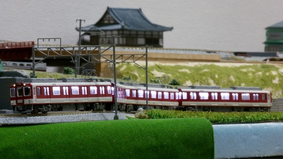 近鉄8000系 冷房改造車 新塗装（裾帯あり） - ビスタ模型鉄道