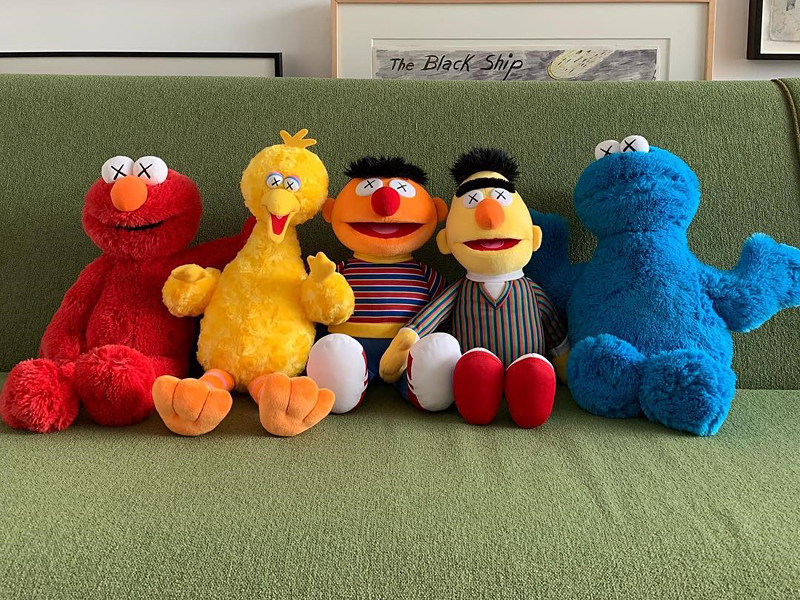 12月19日再販 カウズ × セサミストリート トイ ぬいぐるみ