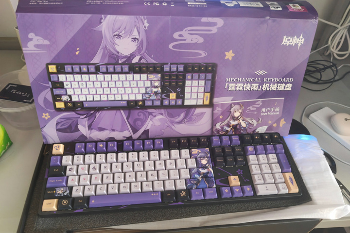 原神の公式ストアで売っている”刻晴”のメカニカルキーボード、キー