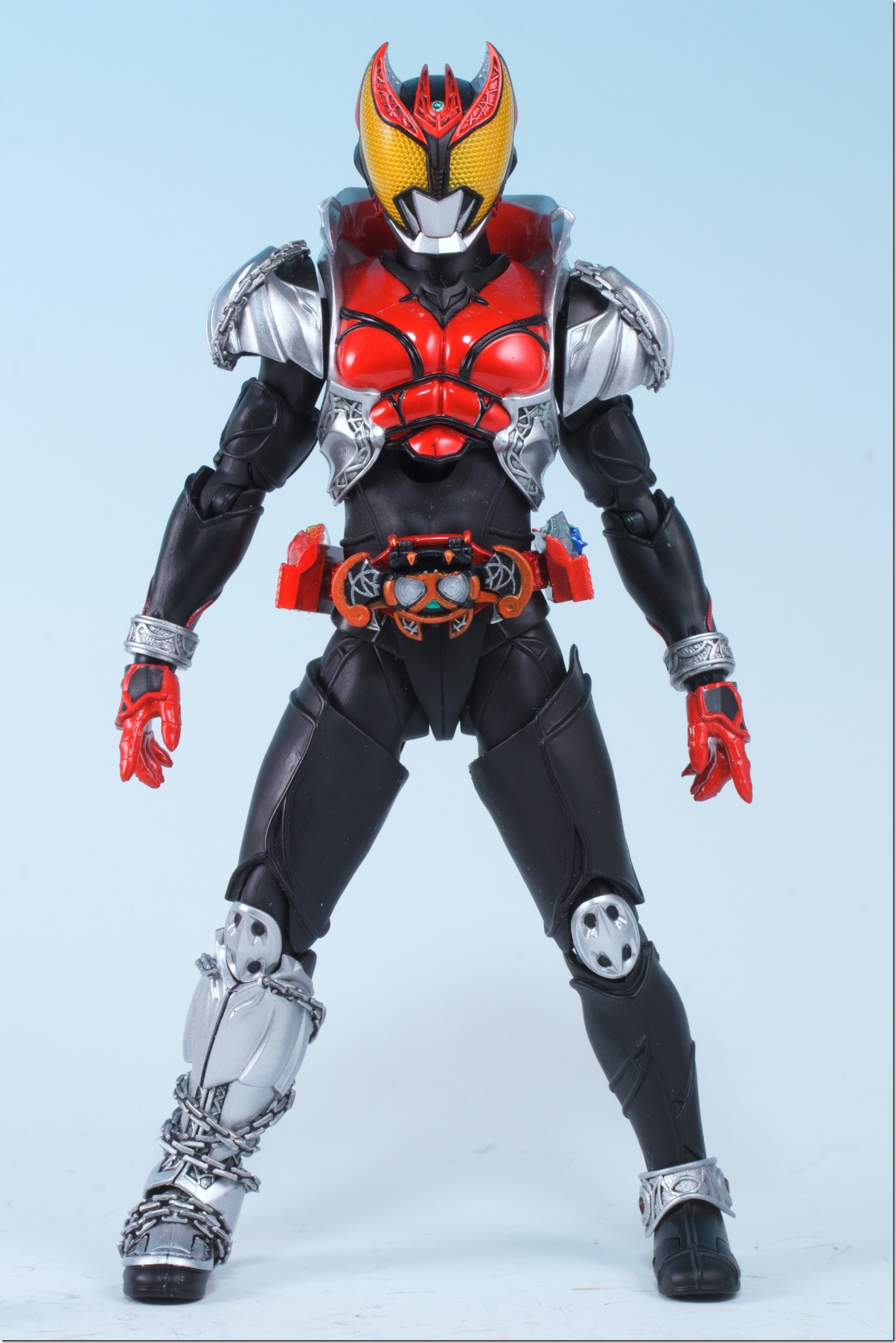 S.H.フィギュアーツ 真骨彫製法 仮面ライダーキバ エンペラーフォーム