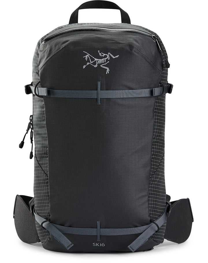 バックカントリーから街使いへシームレスに使えるミニマル・リュック