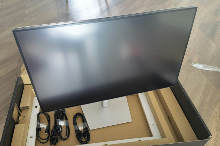 DELL 『U2723QX』 レビューチェック ～Amazon限定販売になっているIPS