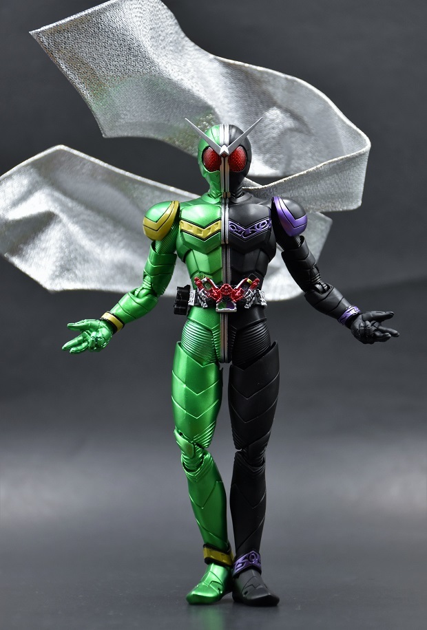 S.H.Figuarts（真骨彫製法） 仮面ライダーW サイクロンジョーカー 風都