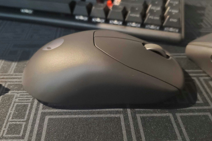 DELL、4KHz対応も特徴とする約60gのワイヤレスゲーミングマウス