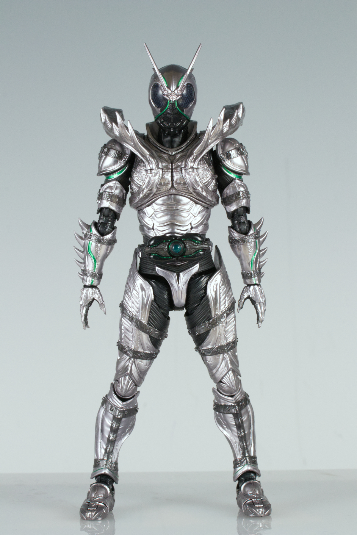 S.H.Figuarts 仮面ライダーSHADOWMOON ミニレビュー | ヒーロー