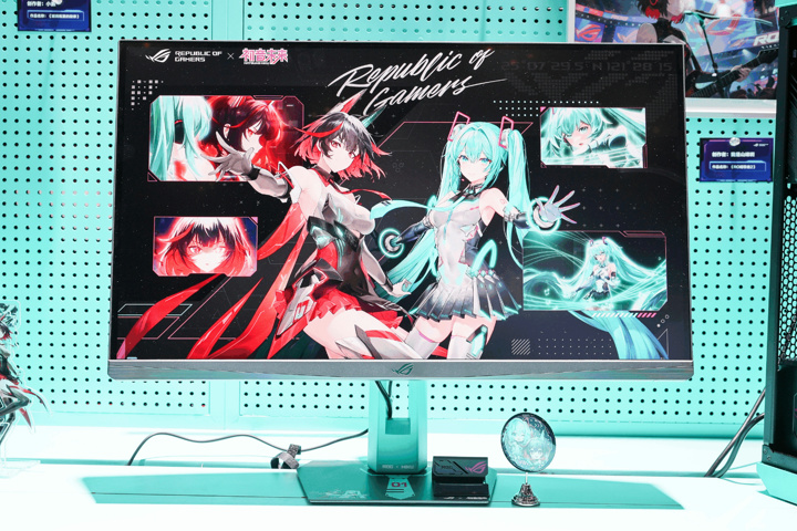 ASUS、ROGブランドで出す”初音ミク”コラボのゲーミングモニター『ROG