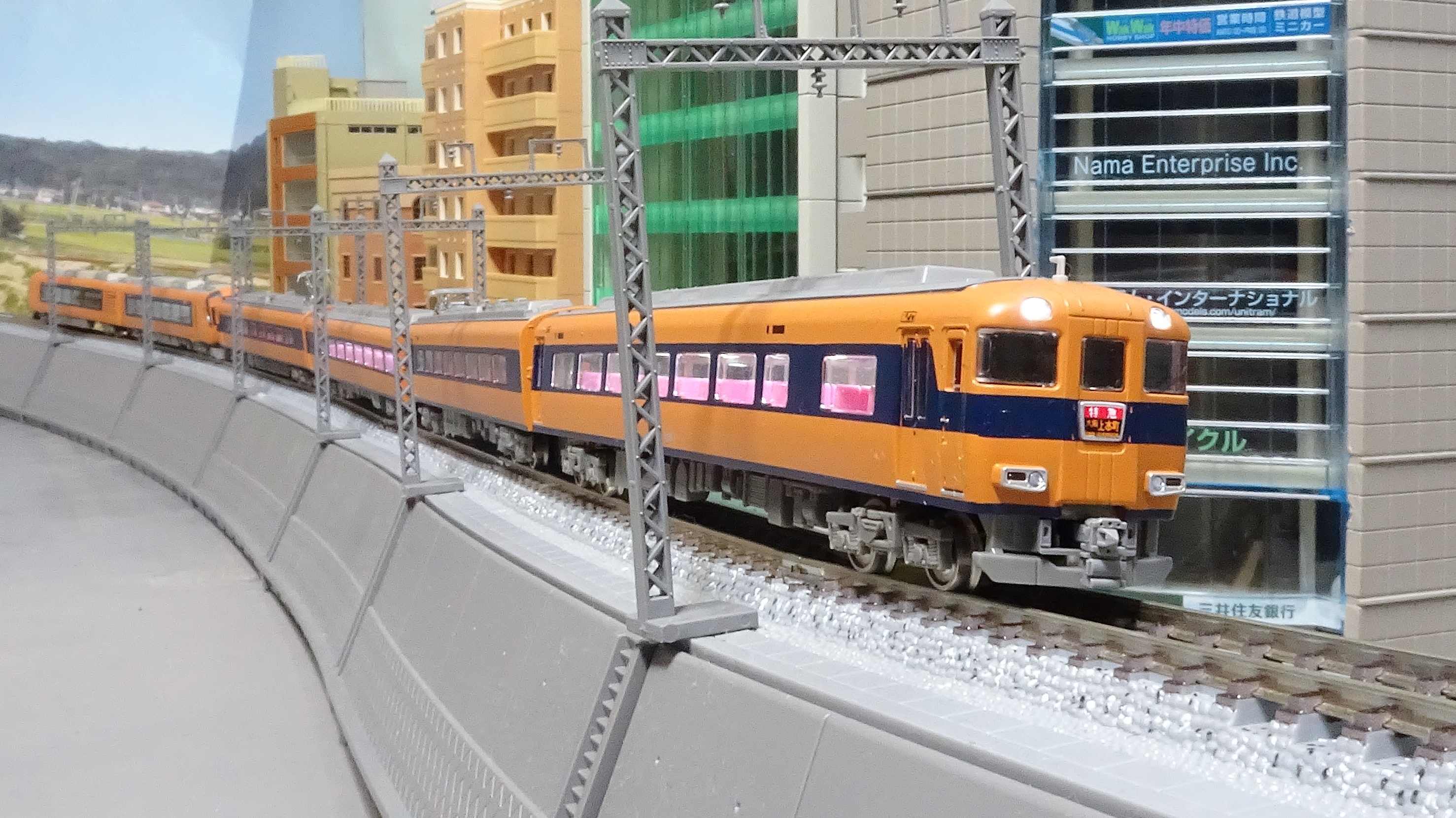 ASSYのススメ】近鉄12410（12600）系 旧塗装 貫通路開扉パーツ