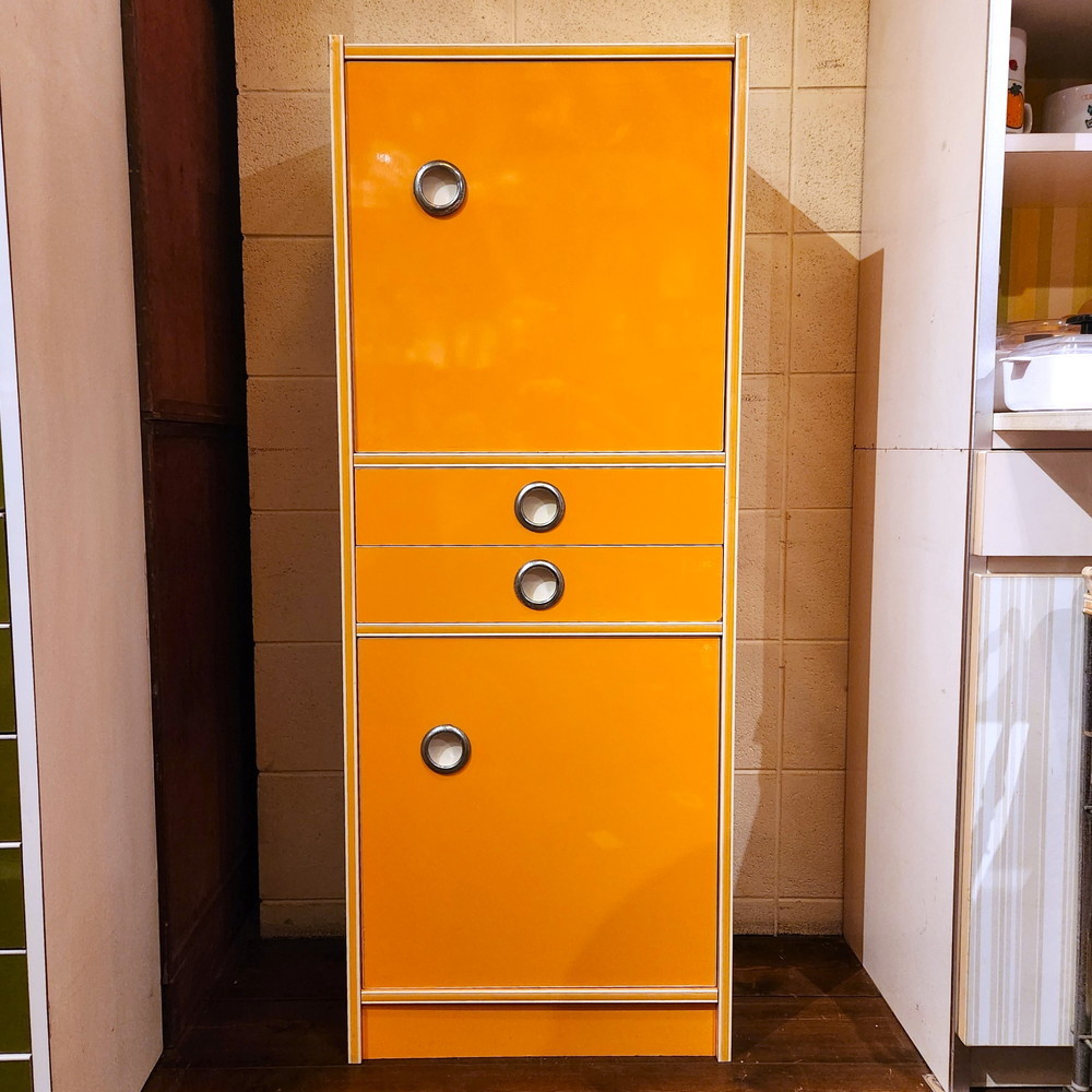 昭和レトロポップ オレンジ色の扉棚付きチェスト - [Sold Out]過去の