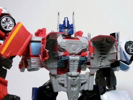 タカラトミーモール限定「UW-05 コンボイグランドプライム」レビュー