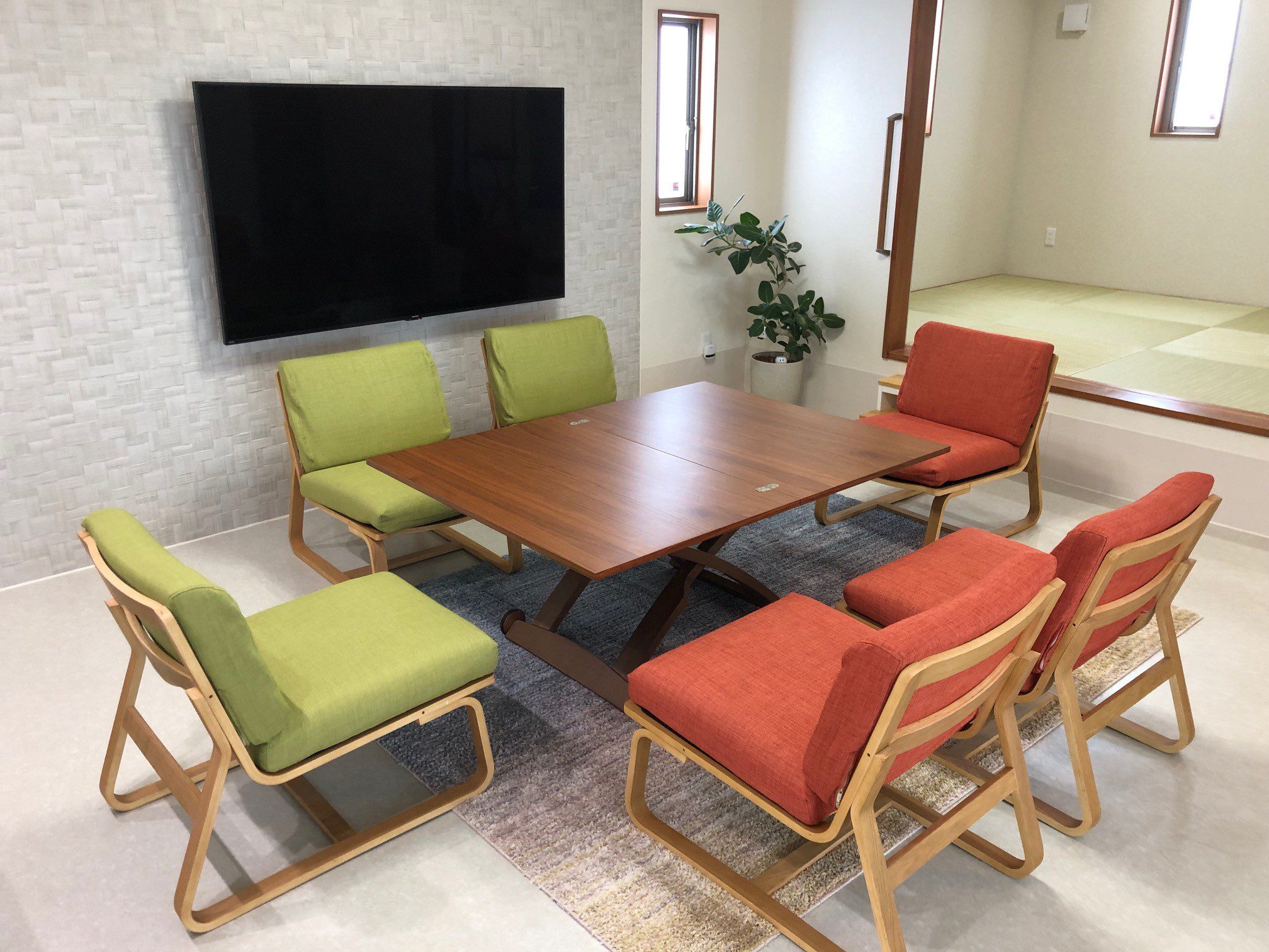 無印良品の「リビングでもダイニングでも使えるシリーズ」が圧倒的に