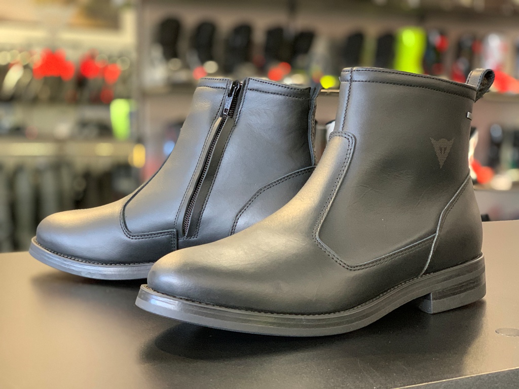 綺麗めカジュアルを普段のツーリングにも【S. GERMAIN 2 GORE-TEX SHOES】