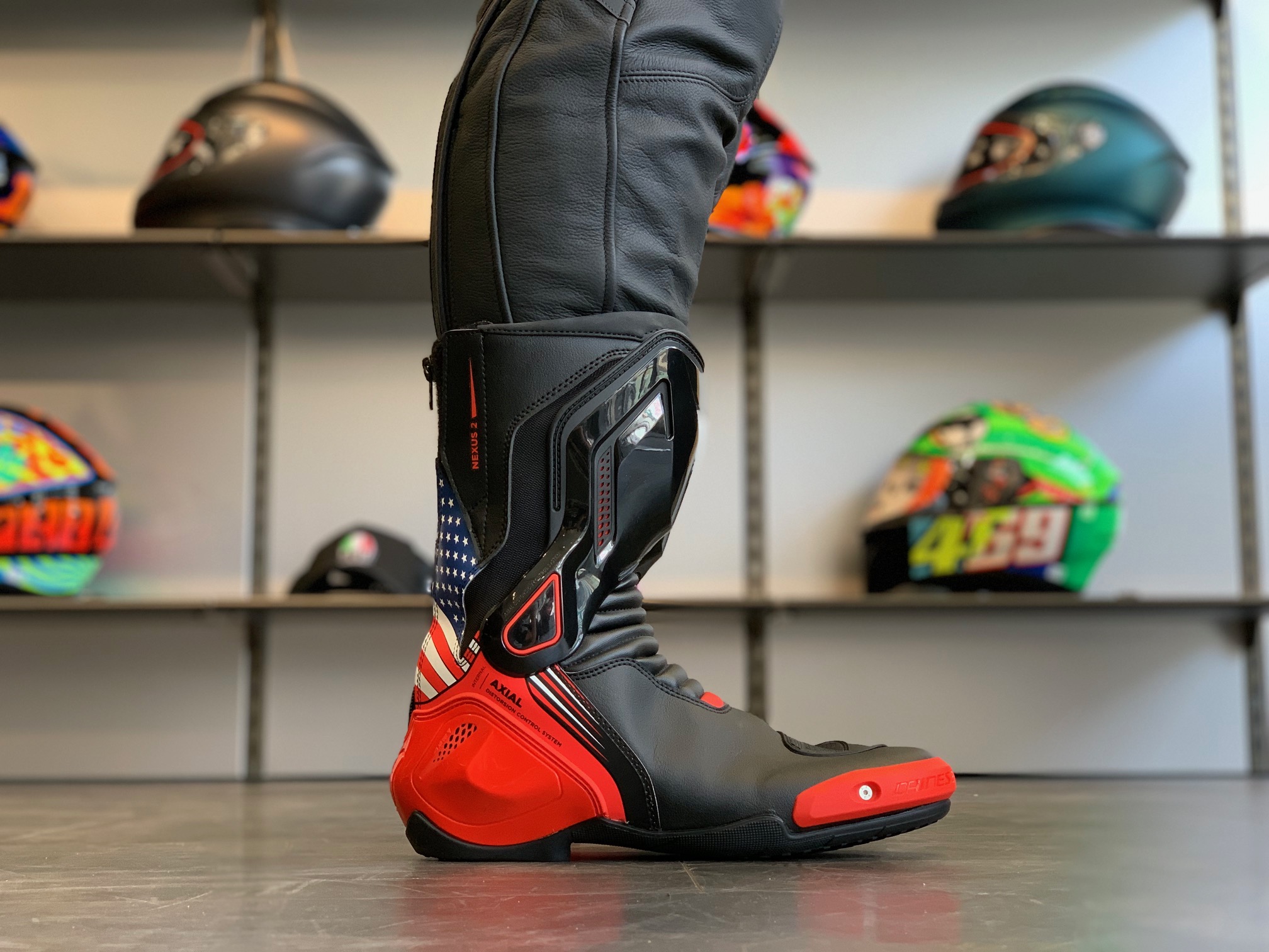 シーンで使い分けが可能なスポーツブーツモデル【NEXUS 2】