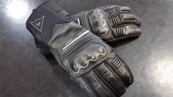 防水・保温・機能・実用性を高めた最上級のゴアテックスグローブ!!!