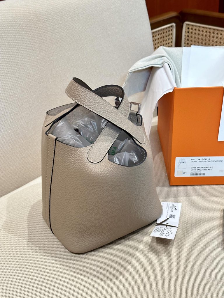 ピコタンロックエトゥープ定価 - エルメスブログの新着記事