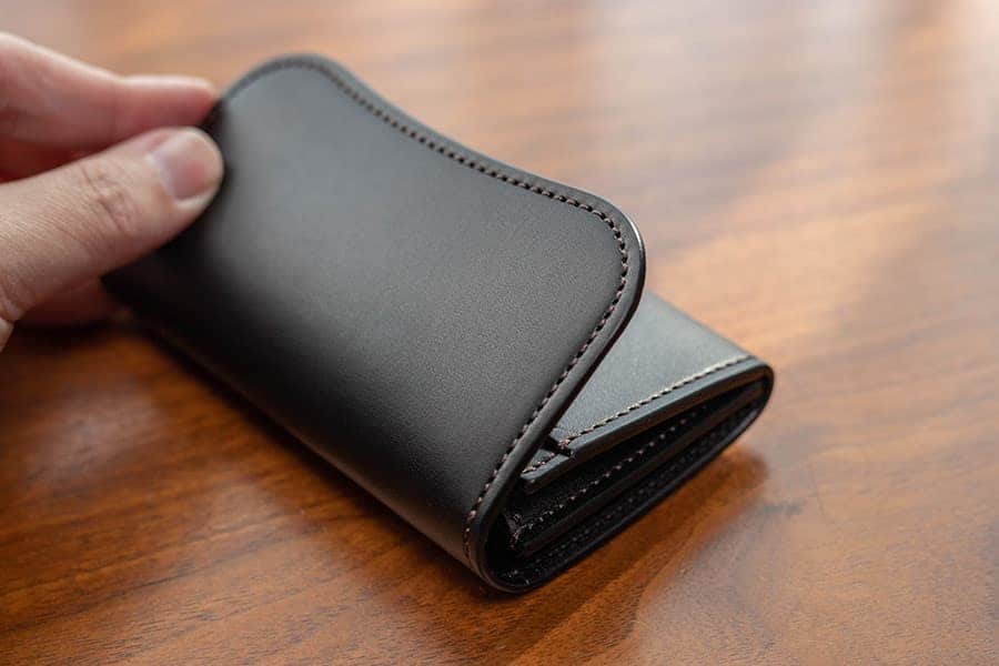 WILDSWANSの名刺入れ・カードケース『SURGE(サージ)』エイジング1日目