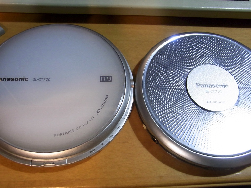 卓上オーディオ (Tabletop Audio): ポータブルCDプレイヤー(Panasonic